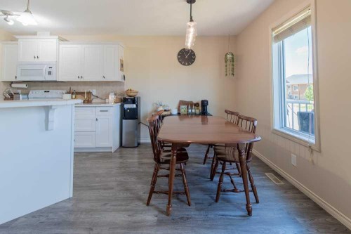 1-4406 Lake Drive, Coalhurst, AB - Indoor