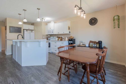 1-4406 Lake Drive, Coalhurst, AB - Indoor