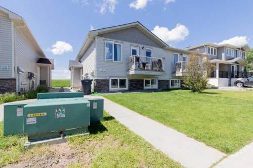 1-4406 Lake Drive, Coalhurst, AB - Outdoor With Balcony
