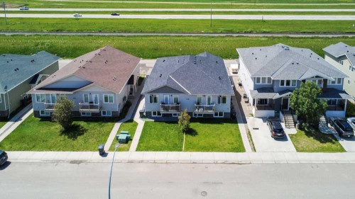 1-4406 Lake Drive, Coalhurst, AB - Outdoor