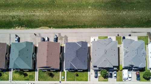1-4406 Lake Drive, Coalhurst, AB -  With View