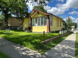 902 12 Street SOUTHLethbridge, AB T1J 2S7