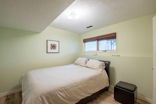 23 Selkirk Road West, Lethbridge, AB 