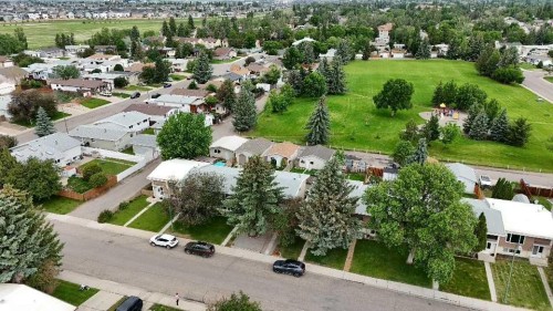 23 Selkirk Road West, Lethbridge, AB 