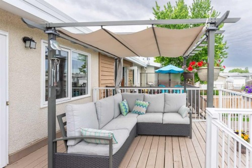 23 Selkirk Road West, Lethbridge, AB 