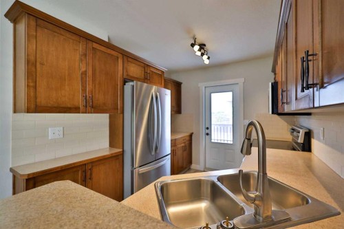 1988 Parkside Way, Coaldale, AB 
