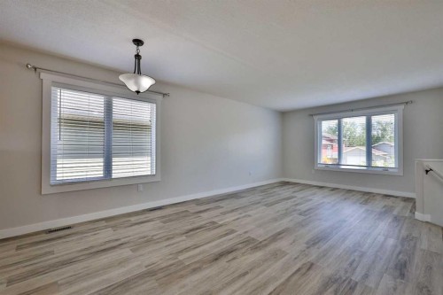 1988 Parkside Way, Coaldale, AB 