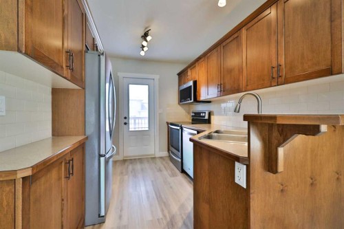 1988 Parkside Way, Coaldale, AB 
