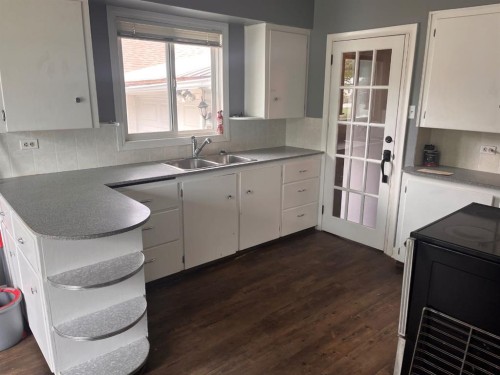 213 2Nd Avenue, Milk River, AB 