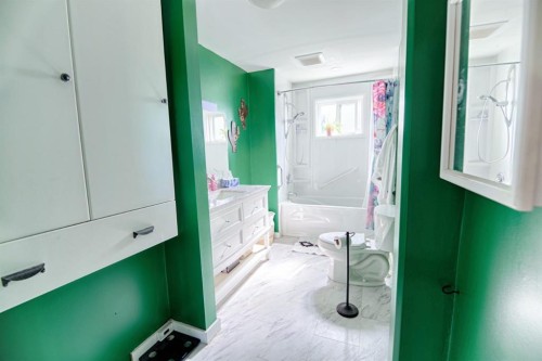 2424 4 Avenue, Fort Macleod, AB - Indoor Photo Showing Other Room