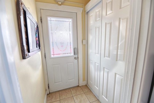 2424 4 Avenue, Fort Macleod, AB - Indoor Photo Showing Other Room