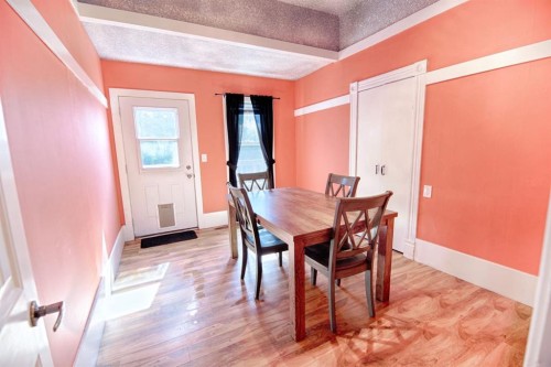 2424 4 Avenue, Fort Macleod, AB - Indoor Photo Showing Dining Room