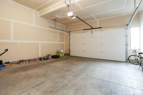 4529 31 Avenue South, Lethbridge, AB 