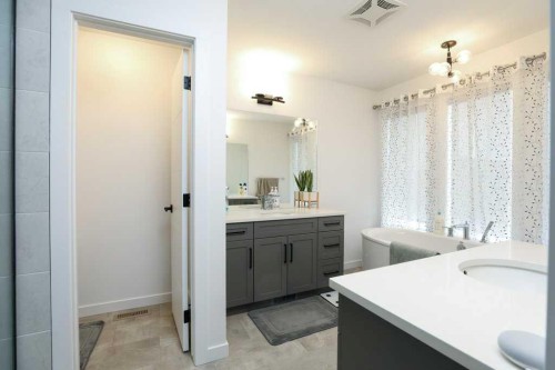 4529 31 Avenue South, Lethbridge, AB 
