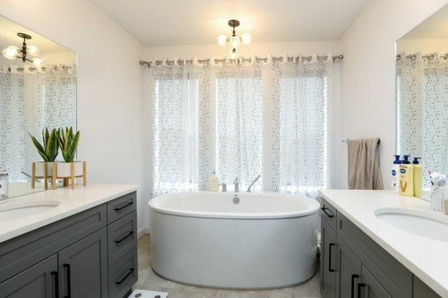4529 31 Avenue South, Lethbridge, AB 