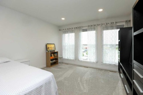4529 31 Avenue South, Lethbridge, AB 