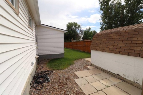 2209 21 A Avenue, Coaldale, AB 