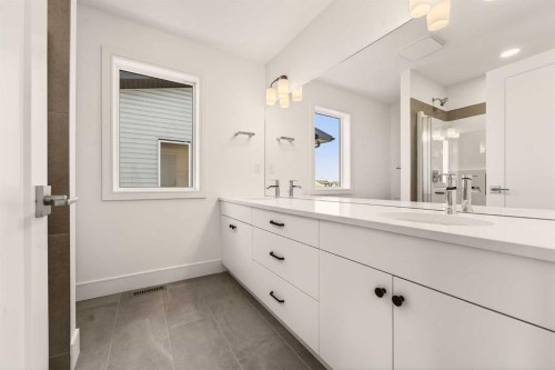 4337 28 Avenue South, Lethbridge, AB 