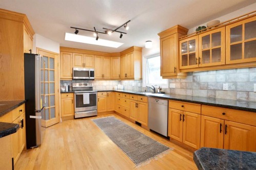 111 Temple Crescent West, Lethbridge, AB 