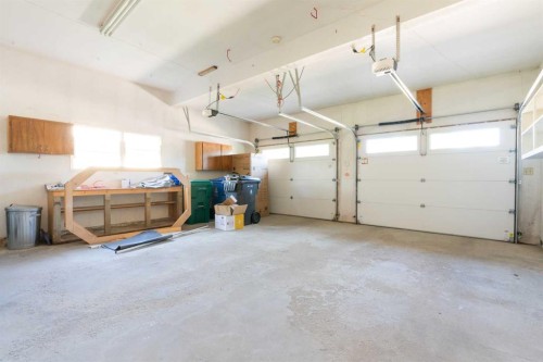 111 Temple Crescent West, Lethbridge, AB 