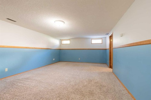111 Temple Crescent West, Lethbridge, AB 