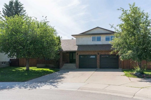 111 Temple Crescent West, Lethbridge, AB 