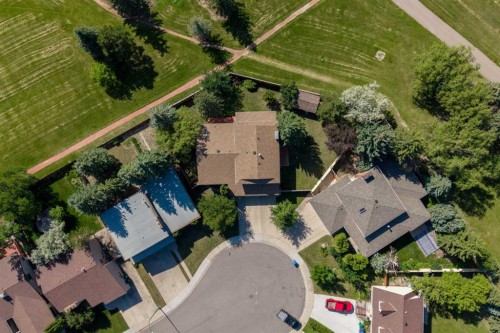 111 Temple Crescent West, Lethbridge, AB 