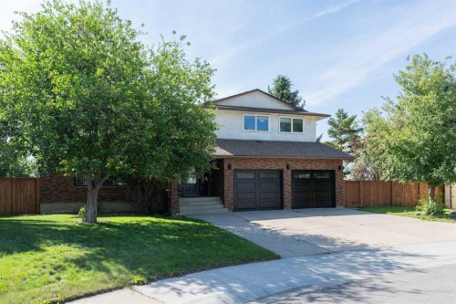 111 Temple Crescent West, Lethbridge, AB 