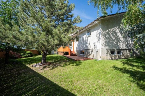 111 Temple Crescent West, Lethbridge, AB 