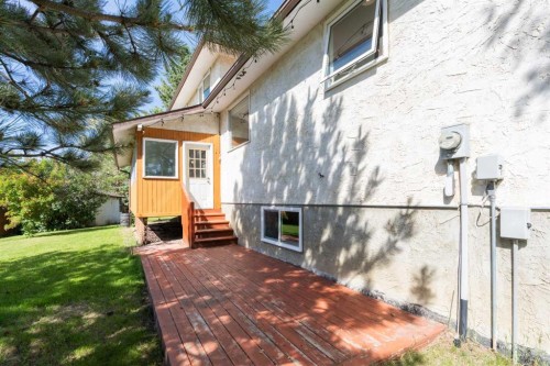 111 Temple Crescent West, Lethbridge, AB 