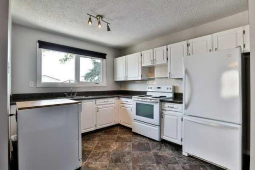 414 12 Avenue North, Lethbridge, AB 