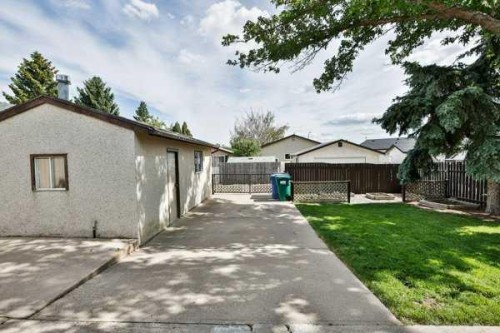 414 12 Avenue North, Lethbridge, AB 