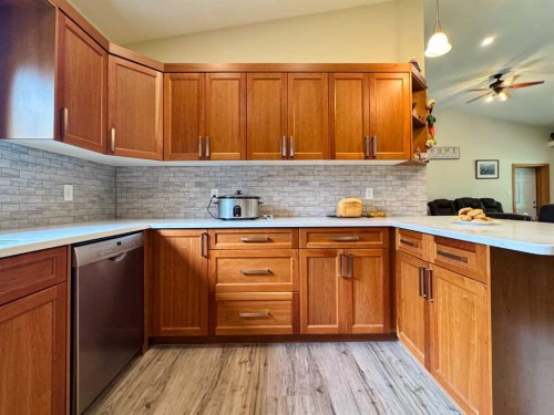 412 Queen Avenue, Monarch, AB 