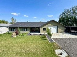 412 Queen Avenue  Monarch, AB T0L 1M0