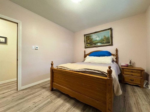 412 Queen Avenue, Monarch, AB 