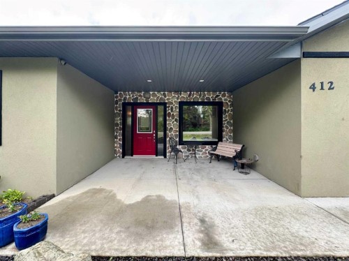 412 Queen Avenue, Monarch, AB 