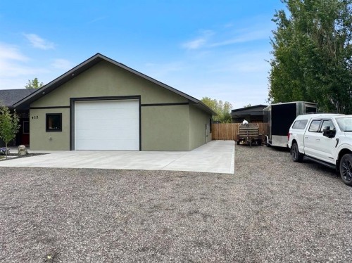 412 Queen Avenue, Monarch, AB 