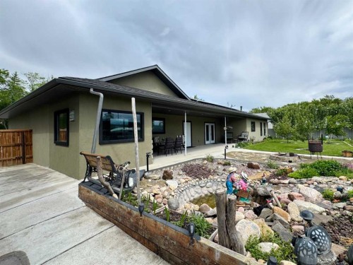 412 Queen Avenue, Monarch, AB 