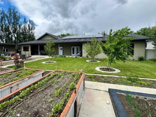 412 Queen Avenue, Monarch, AB 