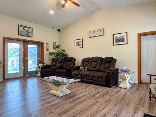 412 Queen Avenue, Monarch, AB 