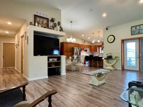 412 Queen Avenue, Monarch, AB 