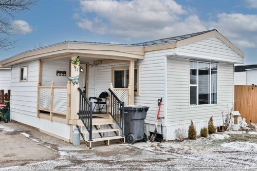Unit 88-5301 2Nd Street, Coalhurst, AB 