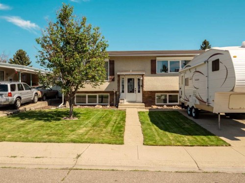 2707 11 Avenue NORTH Lethbridge, AB T1H 1N5