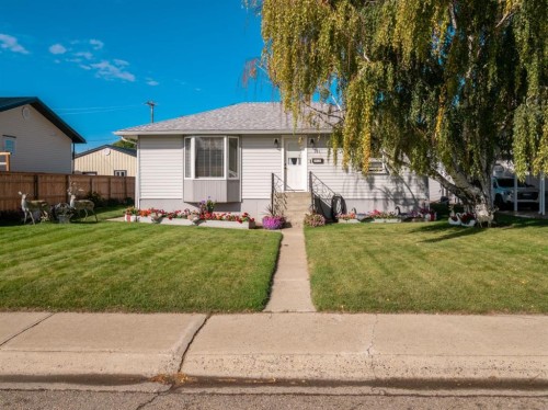 107 9 Street NORTH Vauxhall, AB T0K 2K0