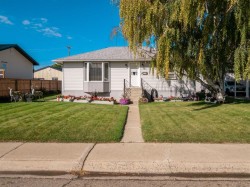 107 9 Street NORTH Vauxhall, AB T0K 2K0