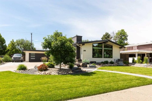 3210 South Parkside Drive SOUTH Lethbridge, AB T1K 0E2