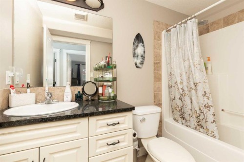 2-895 Mt Sundance Manor West, Lethbridge, AB 