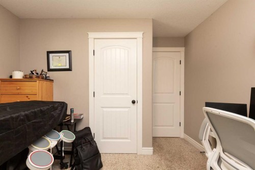 2-895 Mt Sundance Manor West, Lethbridge, AB 