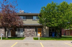 2-895 Mt Sundance Manor WESTLethbridge, AB T1J 1X7