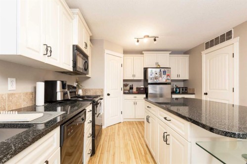 2-895 Mt Sundance Manor West, Lethbridge, AB 
